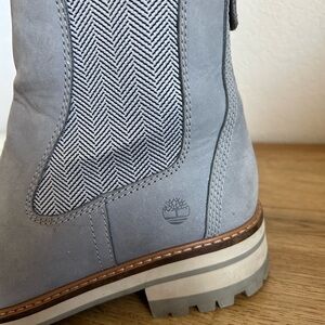 Timberland Women's Courmayeur Valley Chelsea Fashion Boots Size 8.5